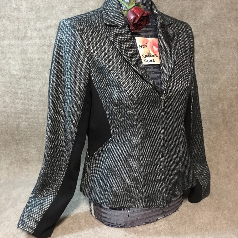 ANNE KLEIN TWEED JACKET ZIPS CLOSED. SZ. 10P